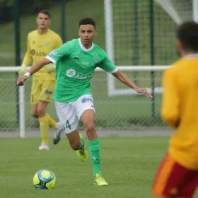 Noham Abdellaoui avec les U17 algériens