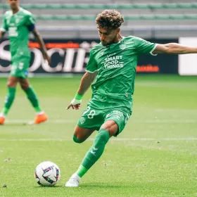 Adil Aouchiche transféré au FC Lorient