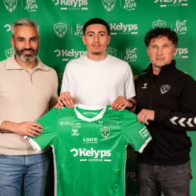 Nadir El Jamali signe son premier contrat professionnel
