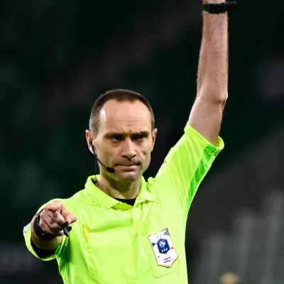 Thomas L&eacute;onard au sifflet