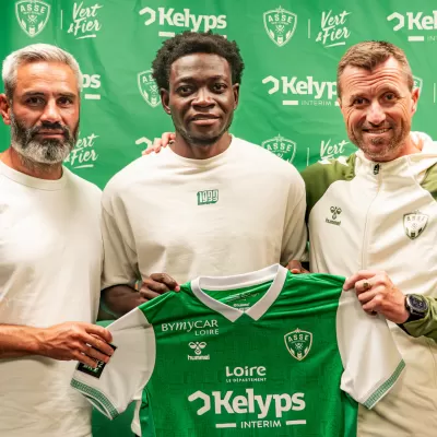 Ebenezer Annan rejoint le couloir gauche des Verts !