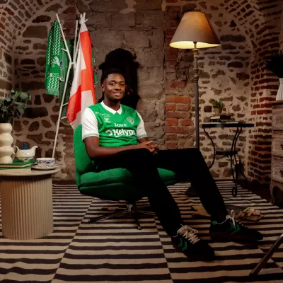 Les (presque) premières photos de Joshua Duffus en Vert