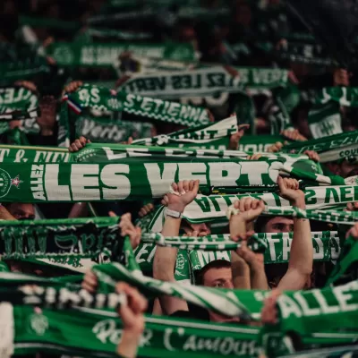 Parcage fermé pour le déplacement au stade Bauer