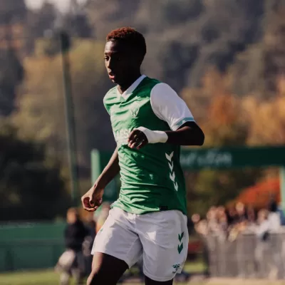 Le leader domine les Verts