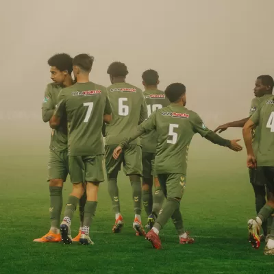 Les Verts se qualifient dans le brouillard