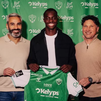 Paul Eymard signe son premier contrat professionnel 