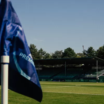 L'entra&icirc;neur principal de l'&eacute;quipe f&eacute;minine mis &agrave; pied &agrave; titre conservatoire