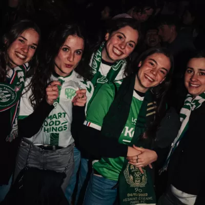 La jeunesse Verte ambiance la Rue des Martyrs