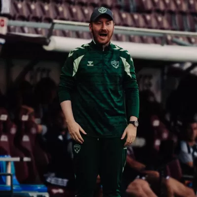 Ian Cathro : "Se mettre face &agrave; la difficult&eacute;"