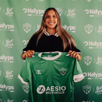 Lorna Chicha Douvier int&egrave;gre le vestiaire des Vertes 