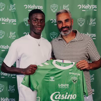 &Eacute;tienne Mendy nouveau professionnel chez les Verts
