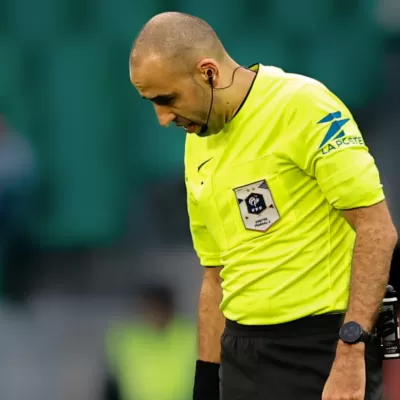 Faouzi Benchabane au sifflet