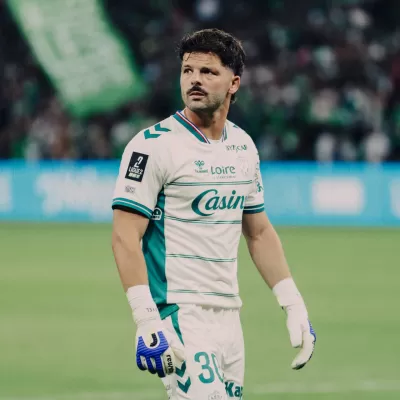 Gautier Larsonneur victime d'une entorse du genou droit