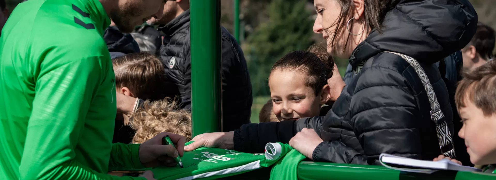 Jusqu'à jeudi, achetez un maillot floqué, recevez-le signé de la part de votre joueur !