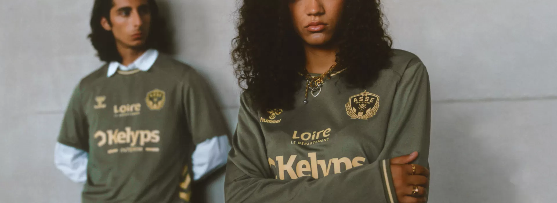 Entre sobriété et élégance, l'ASSE et hummel révèlent le maillot third 2025-2026 