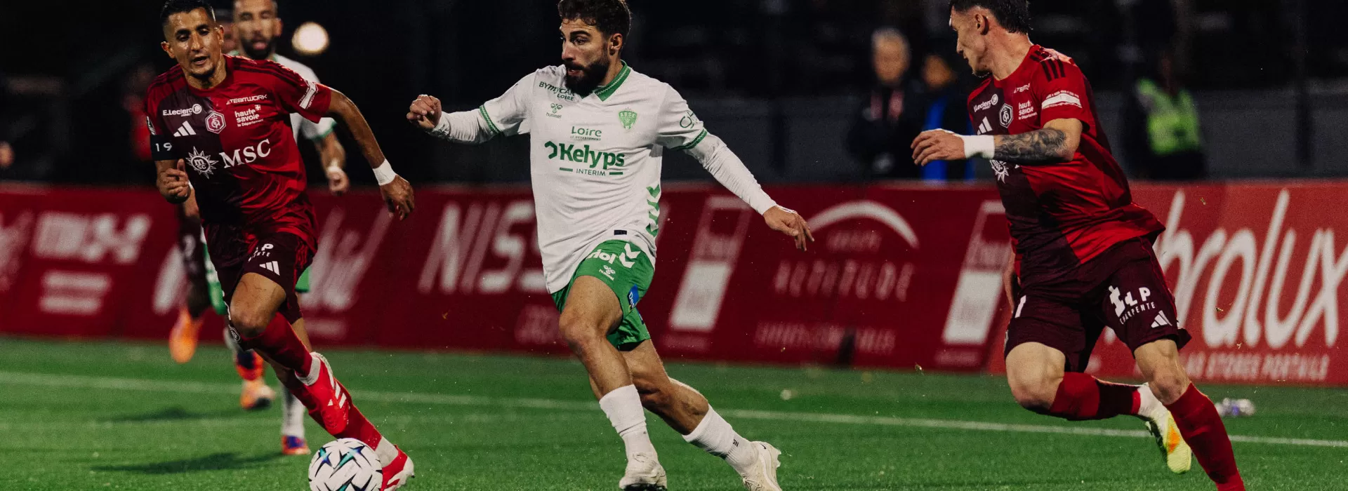 Réduits à dix, les Verts s'inclinent lourdement à Annecy